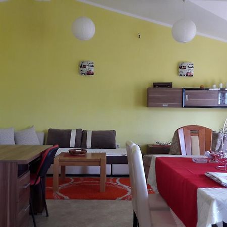Porodicni Apartman تْشيرسيك نوفي المظهر الخارجي الصورة
