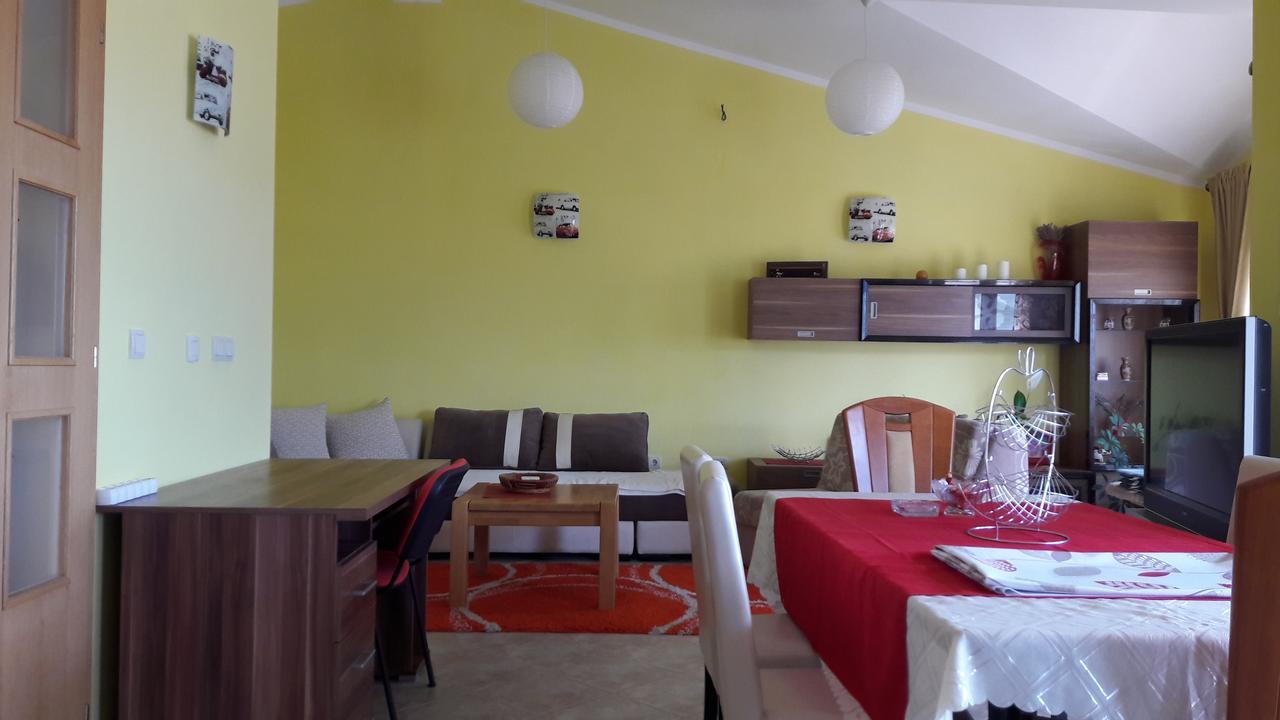 Porodicni Apartman تْشيرسيك نوفي المظهر الخارجي الصورة